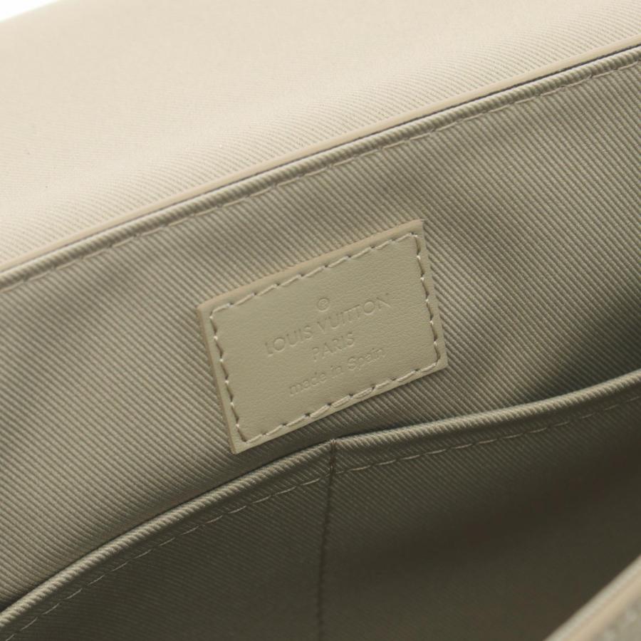 LOUIS VUITTON（ルイ・ヴィトン） テイクオフ メッセンジャー LV