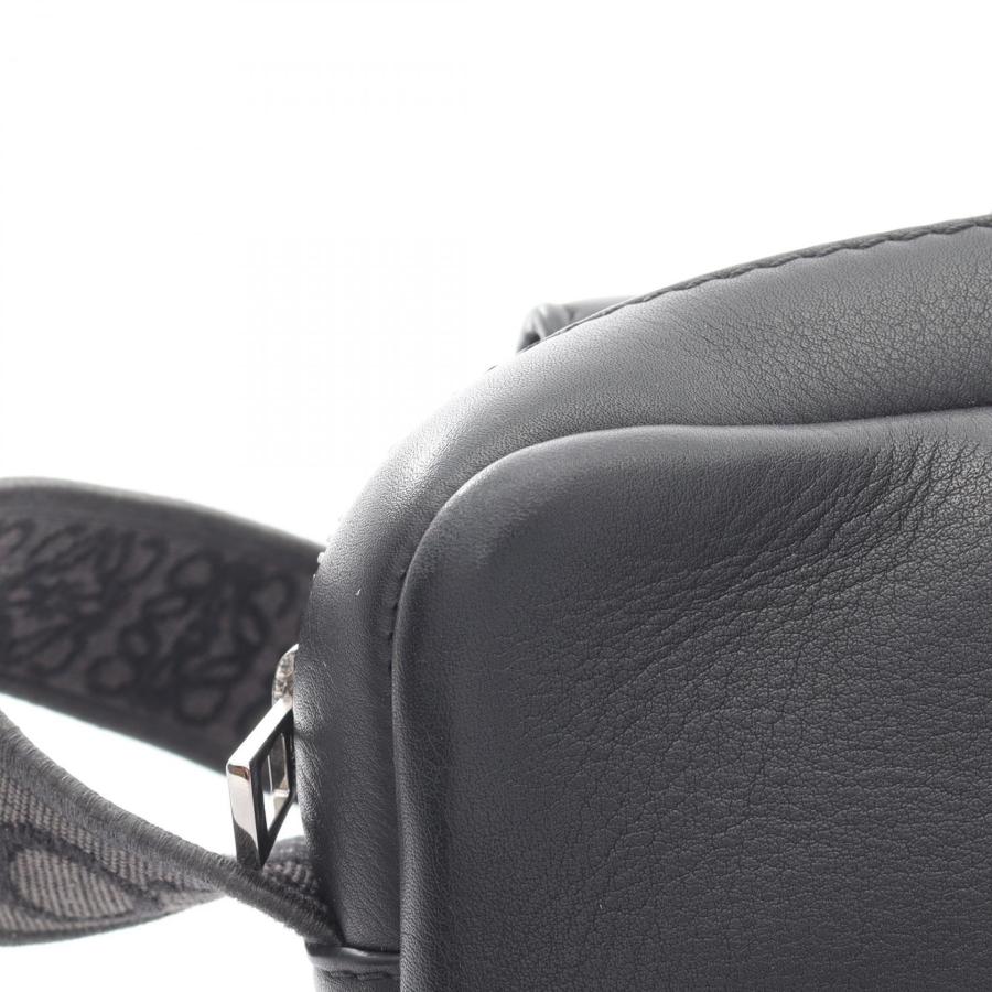 LOEWE（ロエベ） ミリタリー メッセンジャーバッグ XS ブランドオフ