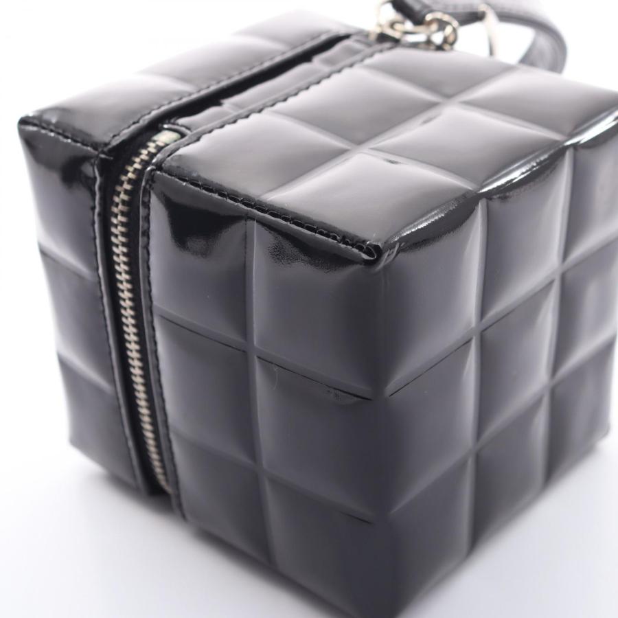 CHANEL シャネル チョコバーポーチ パテントレザー キューブ ブラック 黒 CHANEL（シャネル） チョコバー キューブ ブランドオフ パテントレザー