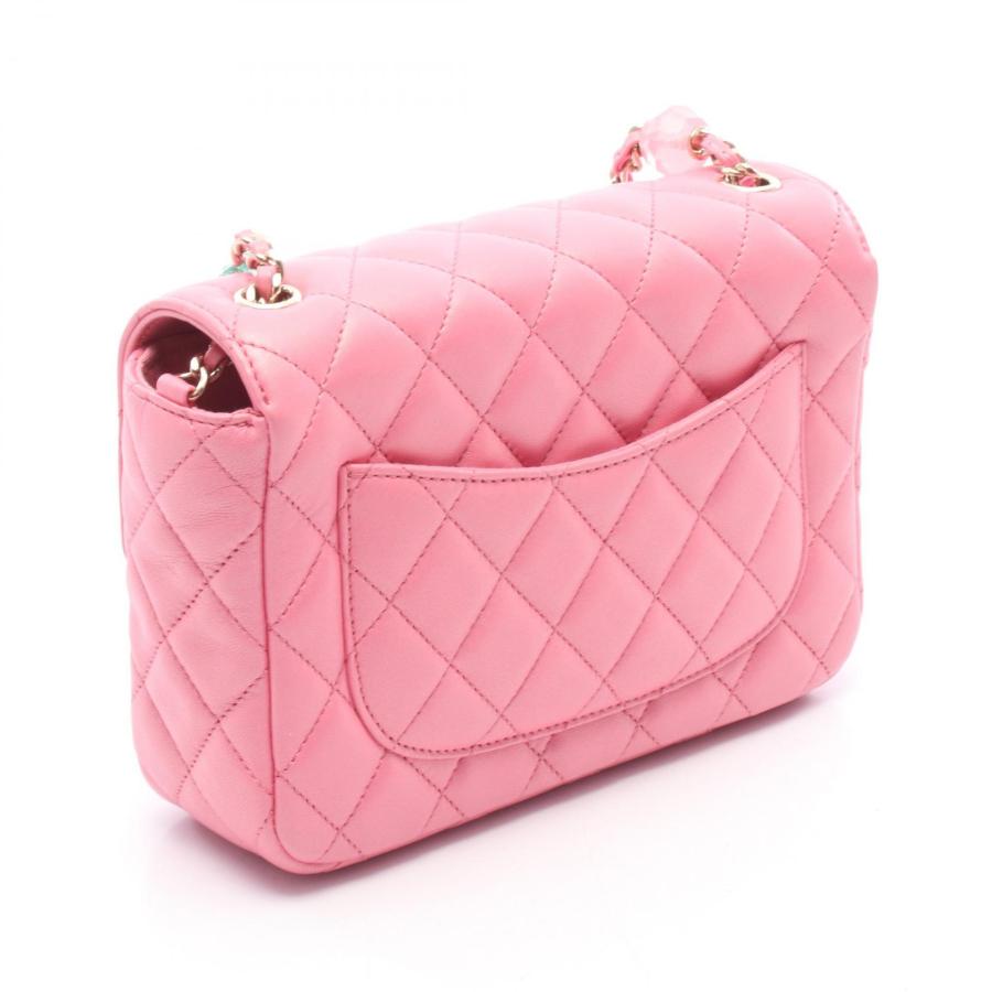 新品 chanel ミニフラップバッグ マトラッセ ラムスキン 18cm CHANEL（シャネル） マトラッセ ミニフラップバッグ ブランドオフ