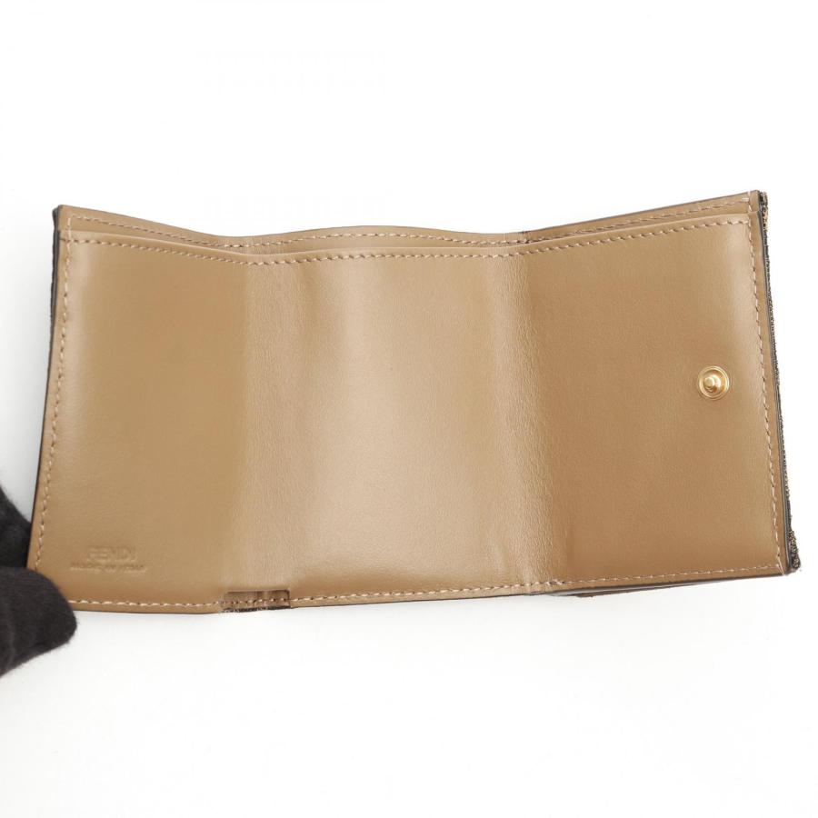 FENDI バゲット ズッカ コンパクトウォレット FENDI（フェンディ） ズッカ レザー バゲット財布 2つ折り コンパクト