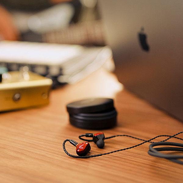 Fender Audio イヤホン TRACK レッド《国内正規品》 : 三木楽器 Fender Audio イヤホン TRACK レッド《国内正規品》 : 三木楽器