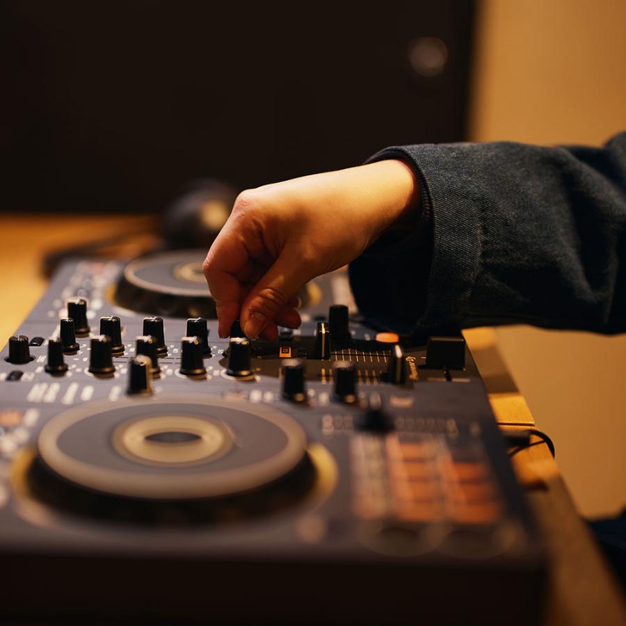 6月26日発売》 PIONEER DJコントローラー DDJ-FLX4-N (ゴールド) +