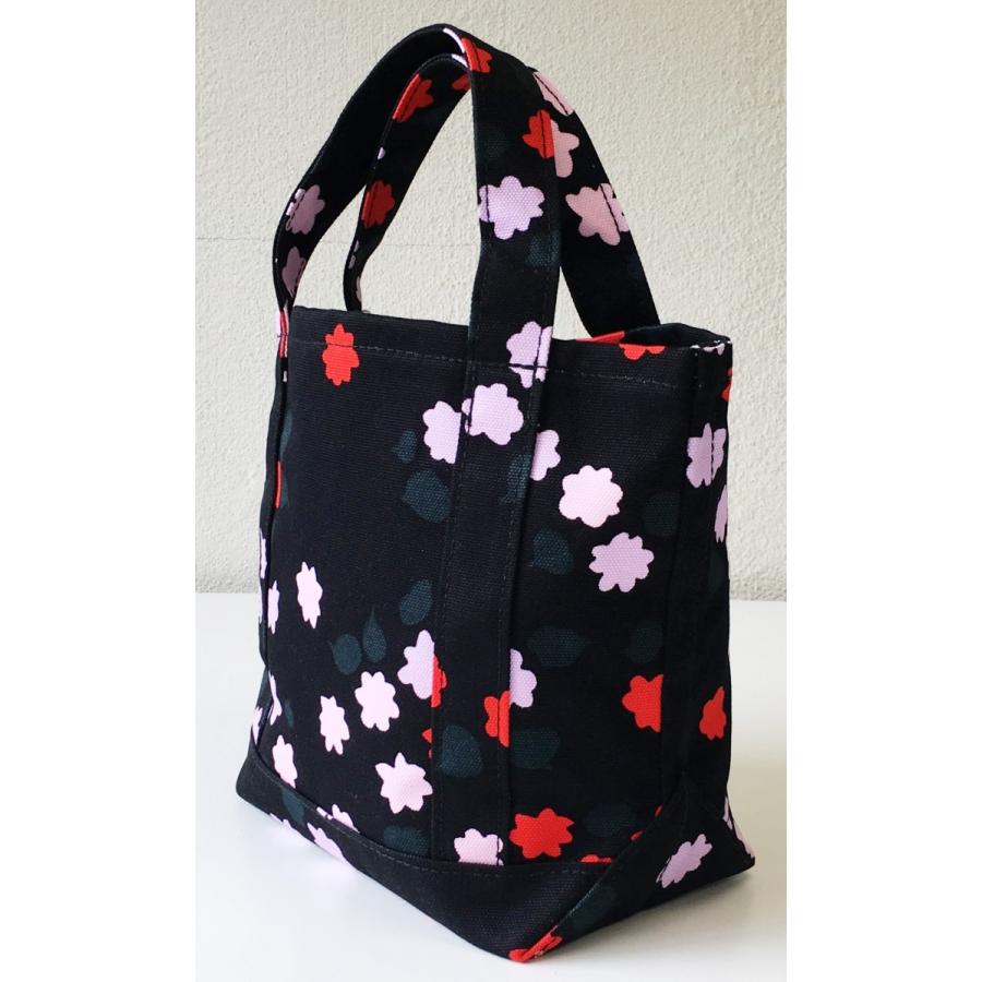 marimekko（マリメッコ） SEIDI TAIVAANKUKAT セイディ タイヴァーンク