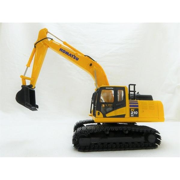 パッケージ& コマツ ミニチュア 油圧ショベル＜PC210LC-11＞ 1/64