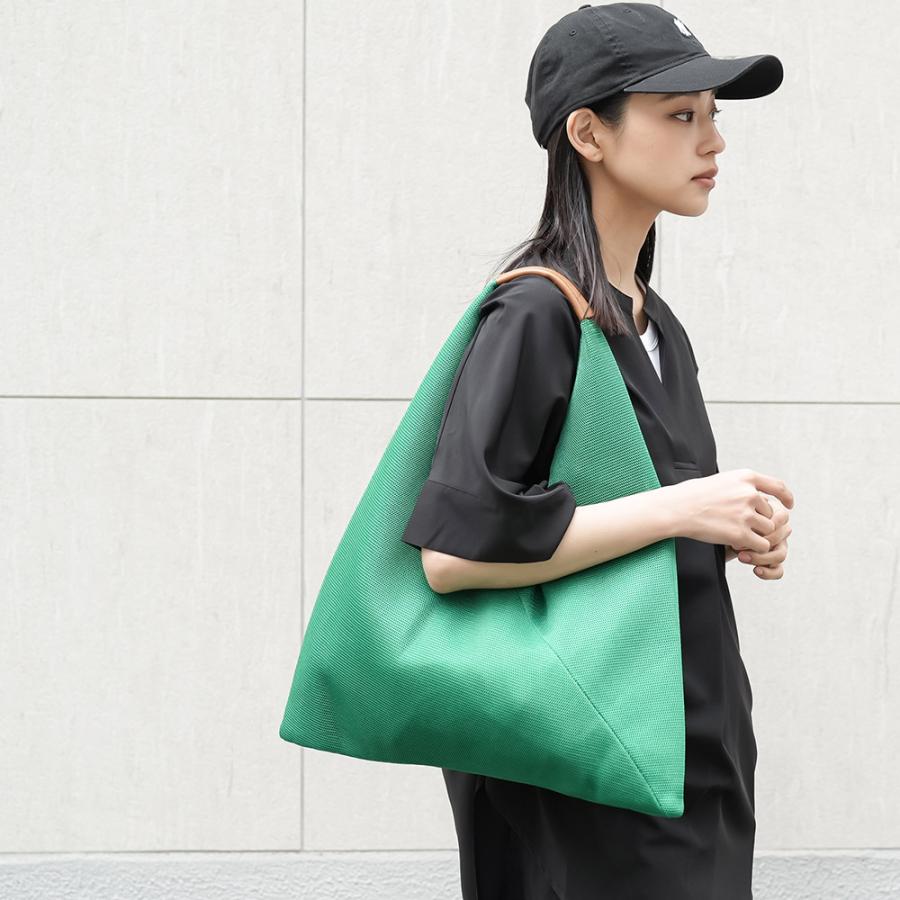メッシュトライアングルバッグ マグネットホック A4サイズ メッシュ