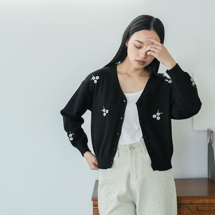 mili an deni（ミリアンデニ） 花柄刺繍カーディガン クルーネック 花