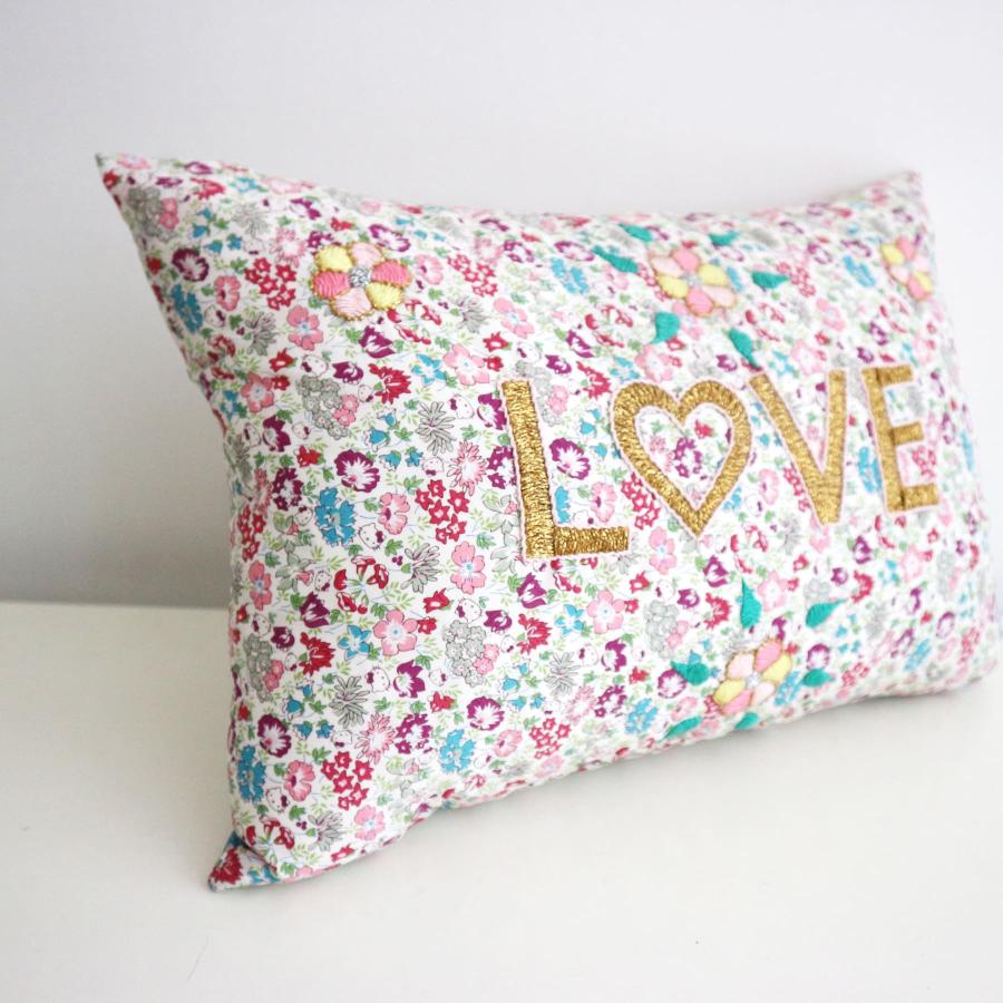 CSAO PARIS LIBERTY Hello Kitty Spring Meadow LOVE 刺繍 メッセージ クッション ハローキティ ...