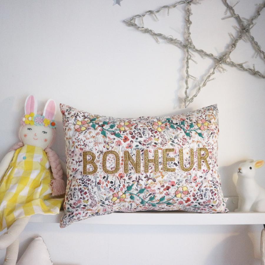 CSAO PARIS Bonheur 刺繍 メッセージ クッション LIBERTY リバティ