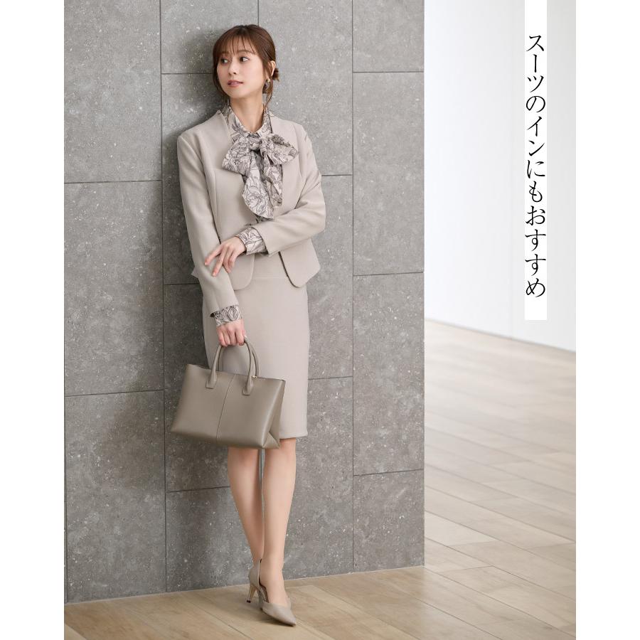 美品 モラビトプルミエ サイドリボンシャーリングブラウス 袖スリット 白 上品 mimigrant ブラウス シャツカラー＆リボン オリエンタルフローラ sh
