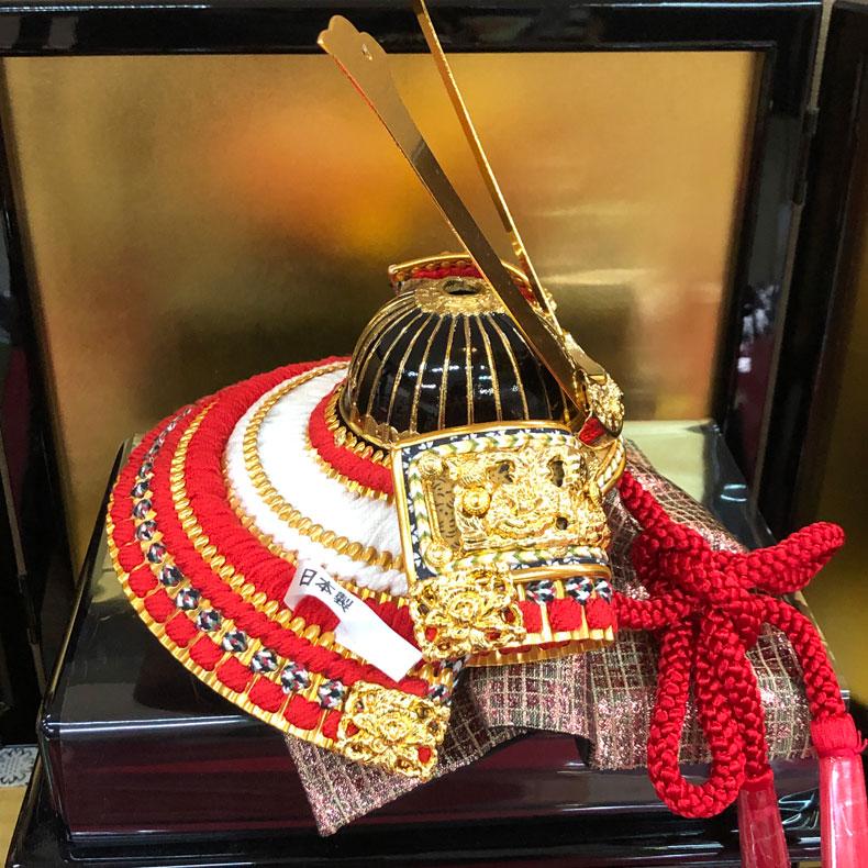 五月人形 鎧飾り 平安朝 甲冑 純金鍍金 十三号笠しころ　本正絹 茜 甲冑師 伯峰作 笠錣（しころ）筋兜 五月節句 五月人形 平飾り 兜飾り