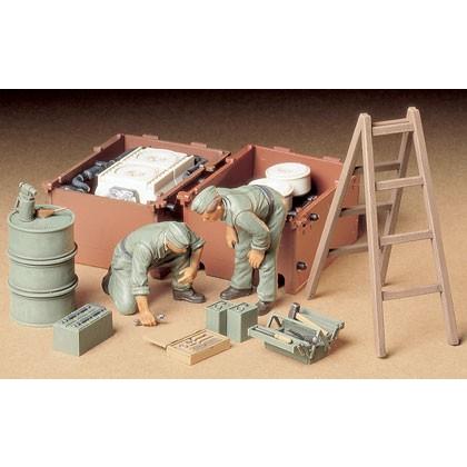 タミヤ（TAMIYA） 35180 1/35 ドイツ戦車兵 エンジン整備セット 1/35MM