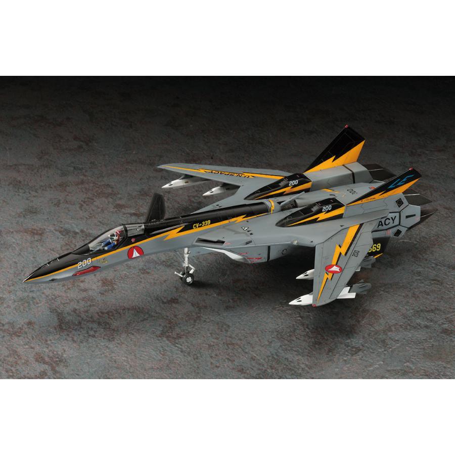 1/72 VF-19A SVF-569 ライトニングス W/ハイマニューバ ミサイル 1