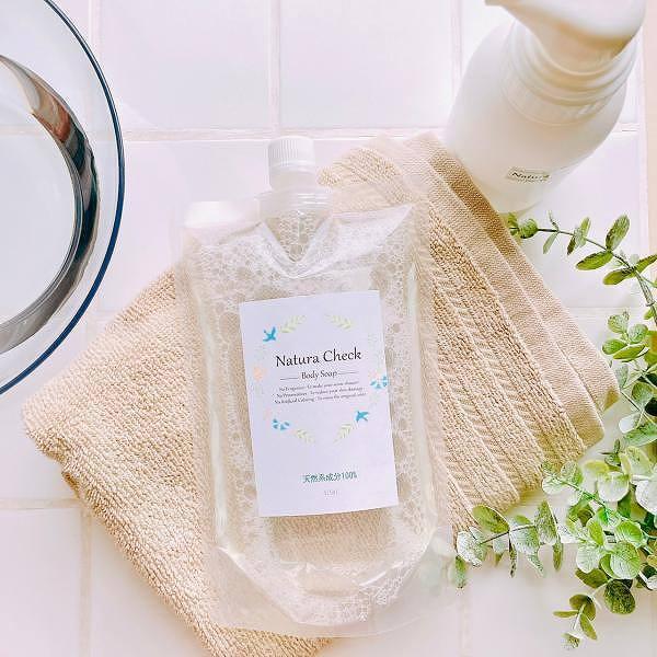 泡ボディソープ 詰替 425ml 無添加 泡 石けん 敏感肌 乾燥肌 ケア 天然由来 自然 無香料 無着色 石鹸 身体 全身 肌荒れ さっぱり 弱アルカリ 日本製 やさしい | 