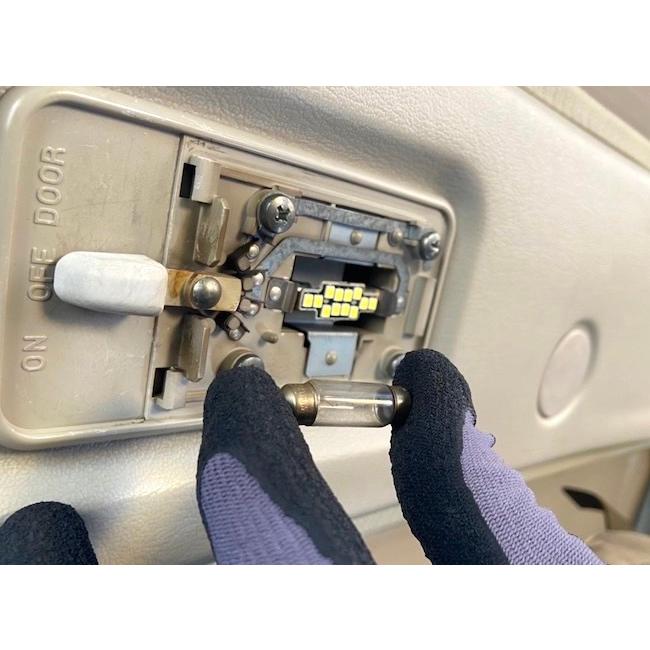 みね商店 LAND CRUISER 70（旧車・24V）／2835 Power LED ルームランプ