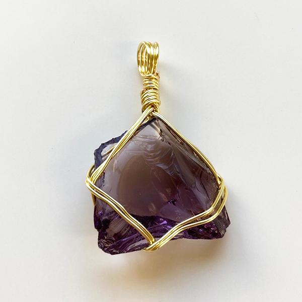 アンダラクリスタル〈紫/バイオレットソヴェリンアメジスト〉 の