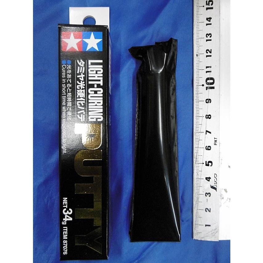タミヤ光硬化パテ TAMIYA LIGHTCURING PUTTY 色：イエロー・34g（アルミチューブ入） [ITEM87076