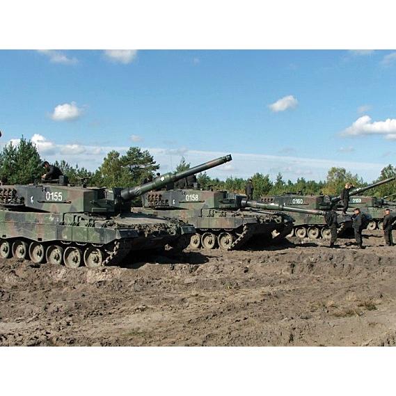 現用ポーランド軍 第10装甲騎兵旅団 レオパルド2a4戦車 デカール Leopard 2a4 In Polish Service 10th Armoured Cavalry Brigade 1 72 Tm72d01 Tm72d01 ミニチュアパーク 通販 Yahoo ショッピング