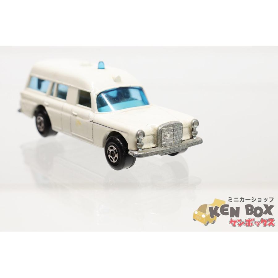 MATCHBOX マッチボックス 3 MERCEDES メルセデス BINZ AMBULANCE