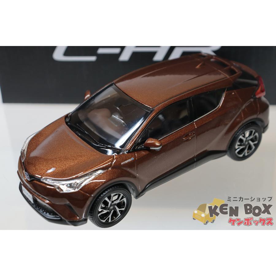 S=1/30 色見本ミニカー TOYOTAトヨタ C-HR(ダークブラウンマイカ