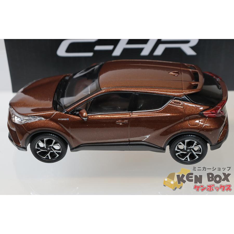 S=1/30 色見本ミニカー TOYOTAトヨタ C-HR(ダークブラウンマイカ