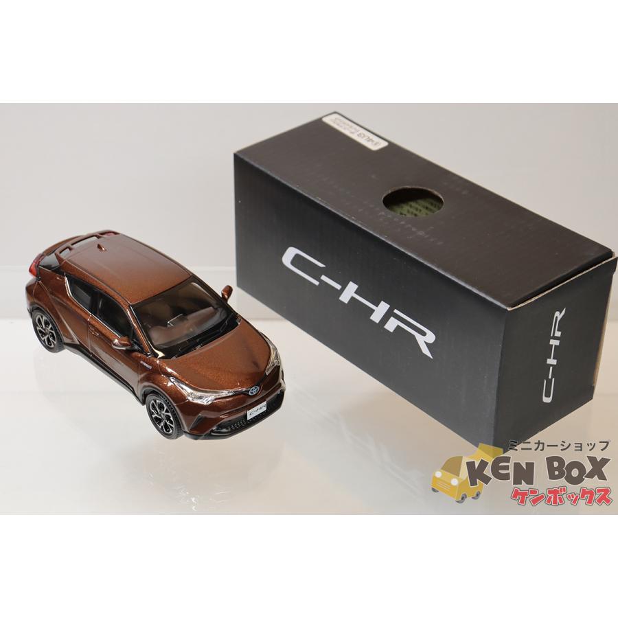 S=1/30 色見本ミニカー TOYOTAトヨタ C-HR(ダークブラウンマイカ