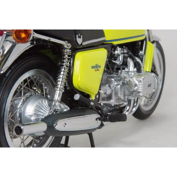 ● 1/12 ホンダ 〓 ゴールド ウイング GL1000 ( K0 ) / イエロー 〓 HONDA GL1000 1/12 ゴールド ウイング K0 ホンダ 〓 イエロー 外箱 紙箱