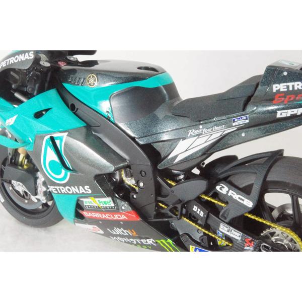 ミニチャンプス 1/12 YZR-M1 バレンティーノ・ロッシ ラストレース ミニチャンプス ○ 1/12 ヤマハ 〓 YZR-M1 + バレンティーノ・ロッシ