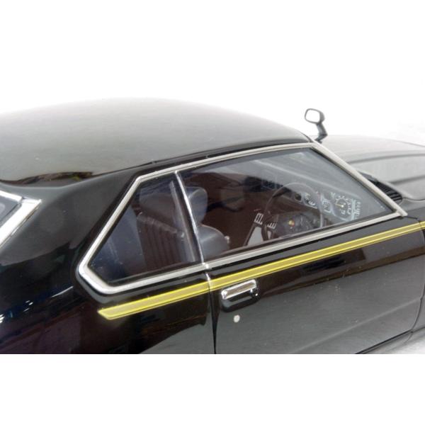 ○ 1/18 ニッサン 〓 スカイライン ジャパン 2000 GT-ES ( C210