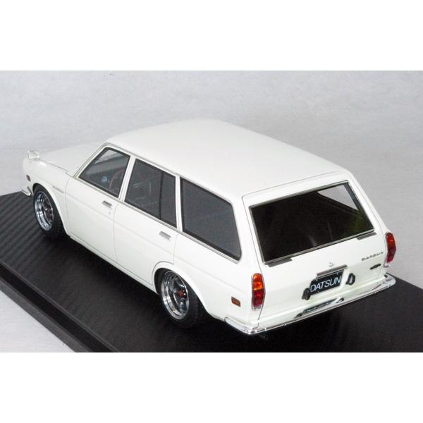 【新品未使用】1/18 Datsun Bluebird White/Blue Ignition Model] Datsun Bluebird (510) - White/Blue #85 | The Model