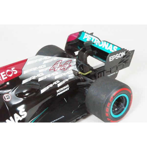 ミニチャンプス 1/18 メルセデスAMG W12ハミルトン w/100勝ボード