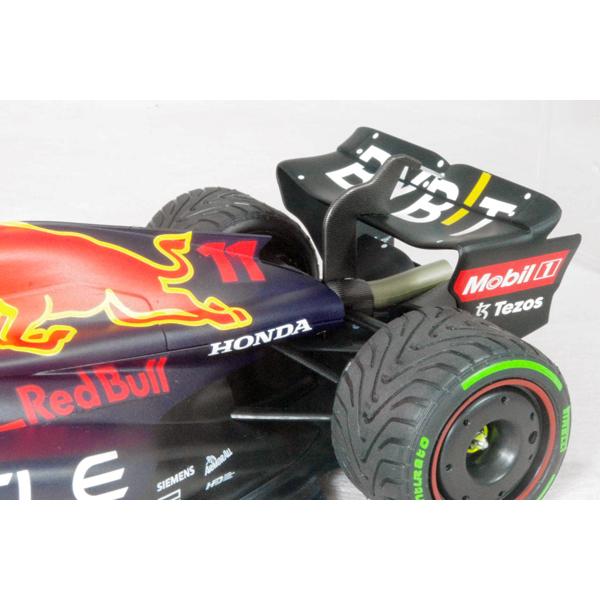 ○ 1/18 レッド ブル レーシング 〓 ホンダ RB18 / セルジオ・ペレス