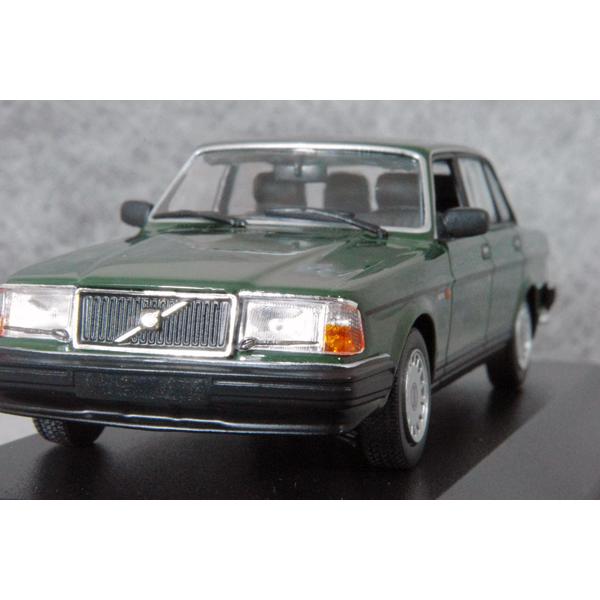 ミニチャンプス ボルボ240 GL パトカー ミニチャンプス ボルボ240 GL パトカー MINICHAMPS 1986 Volvo
