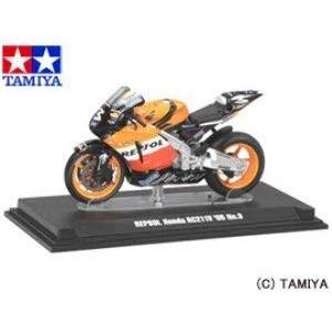 タミヤ 1/24 コレクターズクラブRC211V レプソルホンダチームモビスター Amazon | タミヤ 1/24 コレクターズクラブ モーターサイクル