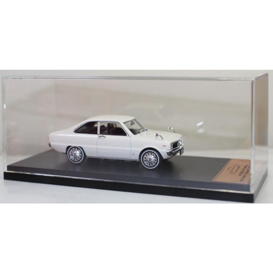 USED 1/43 国産名車プレミアムコレクション マツダ ファミリア
