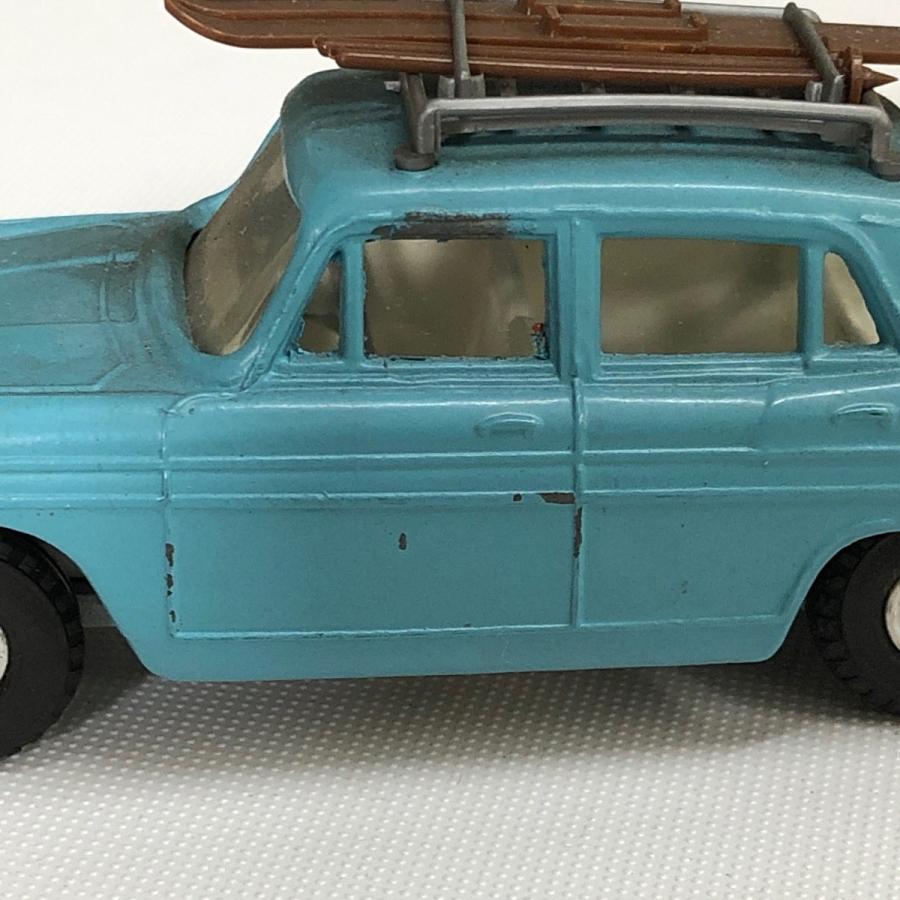 絶版 新品 Tri-ang SPOT-ON 1/42 AUSTIN A60 CAMBRIDGE ミニカー