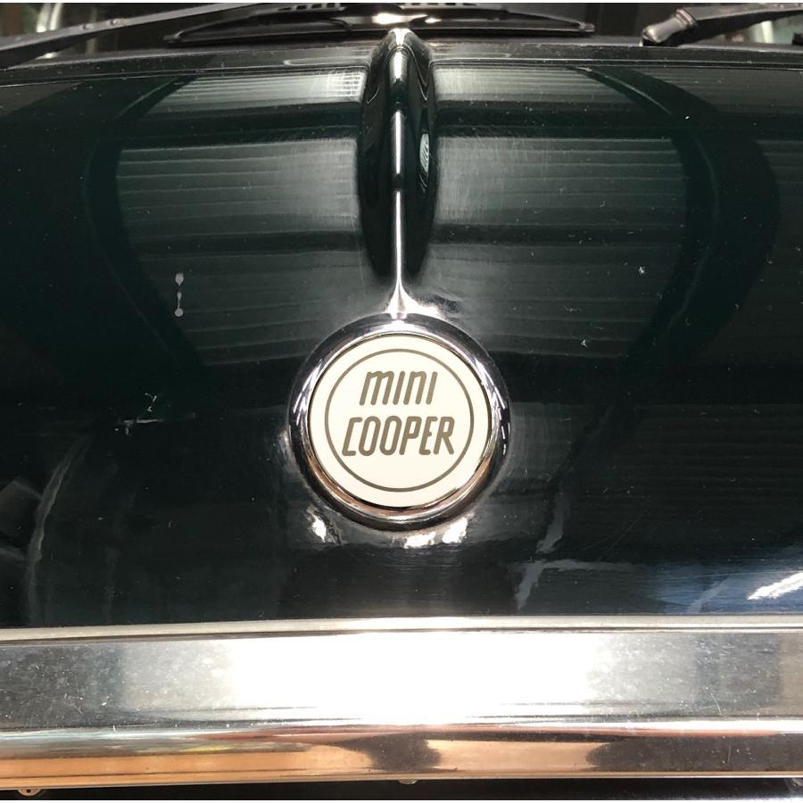 NOS品　JOHN COOPER エンブレム　クラシックミニ　ローバーミニ ローバー 丸型フロントエンブレム(ミニクーパー/白) : ミニマルヤマ