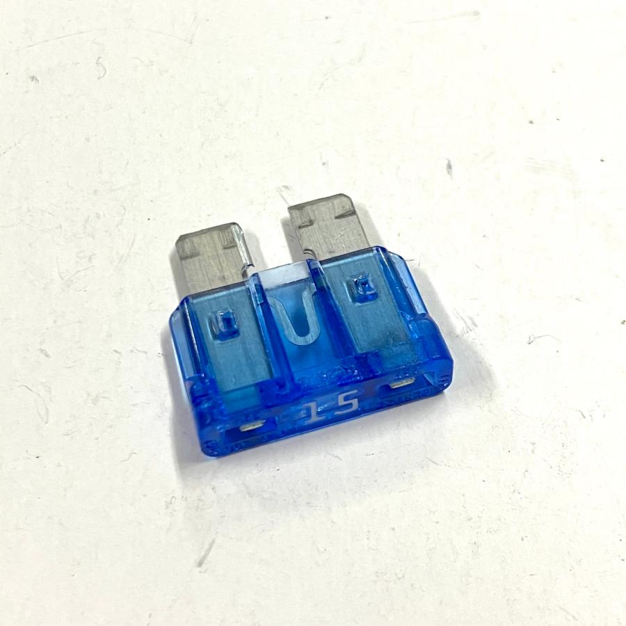 ヒューズが飛んでますがなおして使う方が入れば幸いです 車のヒューズが切れた！ 正しい交換方法は？