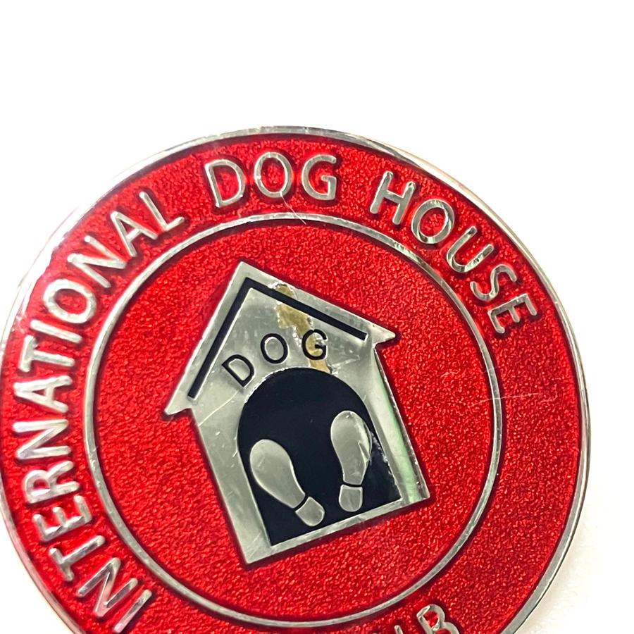 現品 INTERNATIONAL DOGHOUSE CLUB ピンバッヂ : ミニマルヤマ - 通販