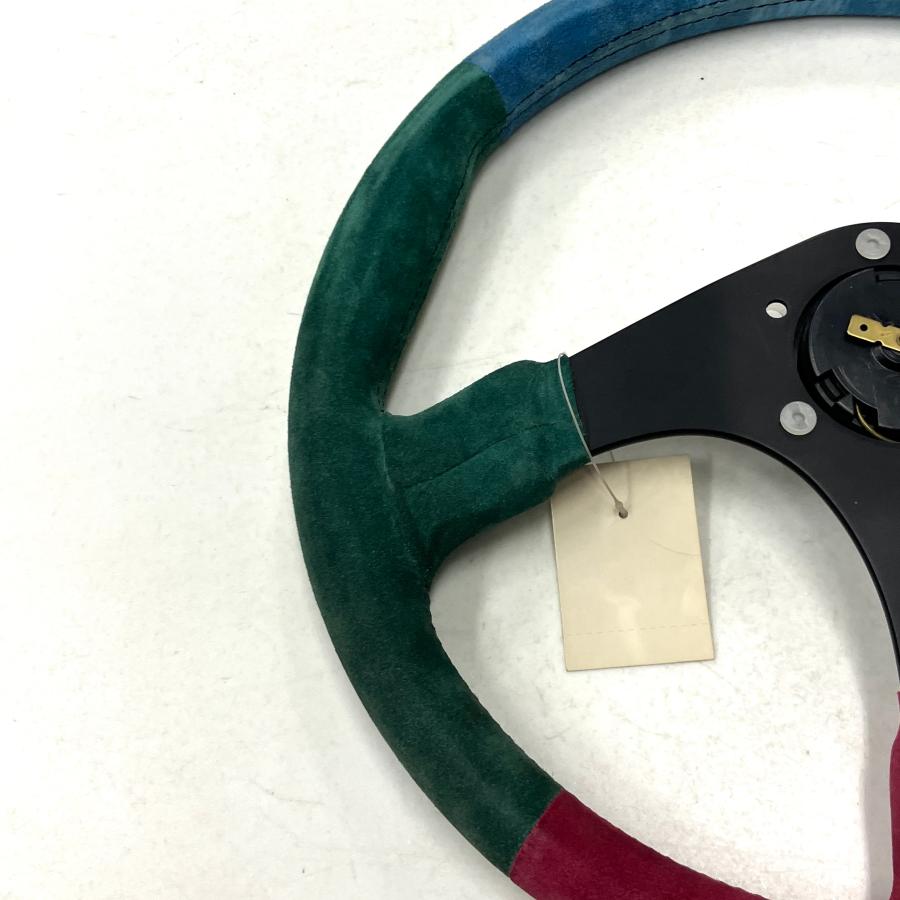 MOMO ステアリングボス 4色の中から好きな色を選んでください MOMO