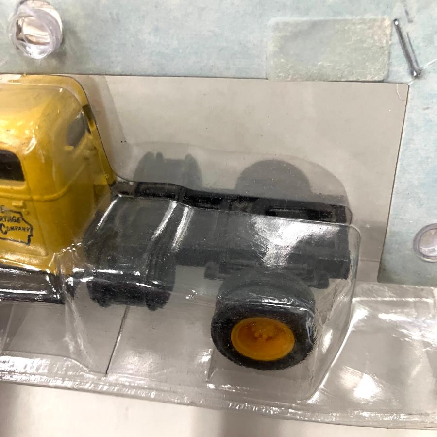 現品 新品 ERTL 1/43 1947 International K-12 Semi-Cab ミニカー