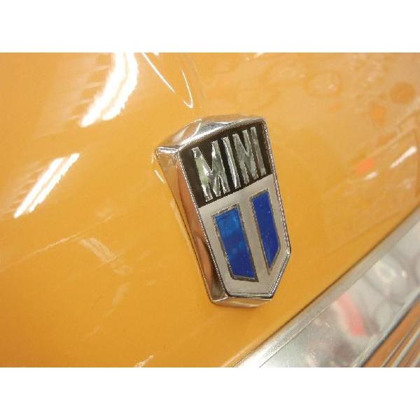 現品　MK3タイプボンネットエンブレム・クロスチェッカーフラッグ_1