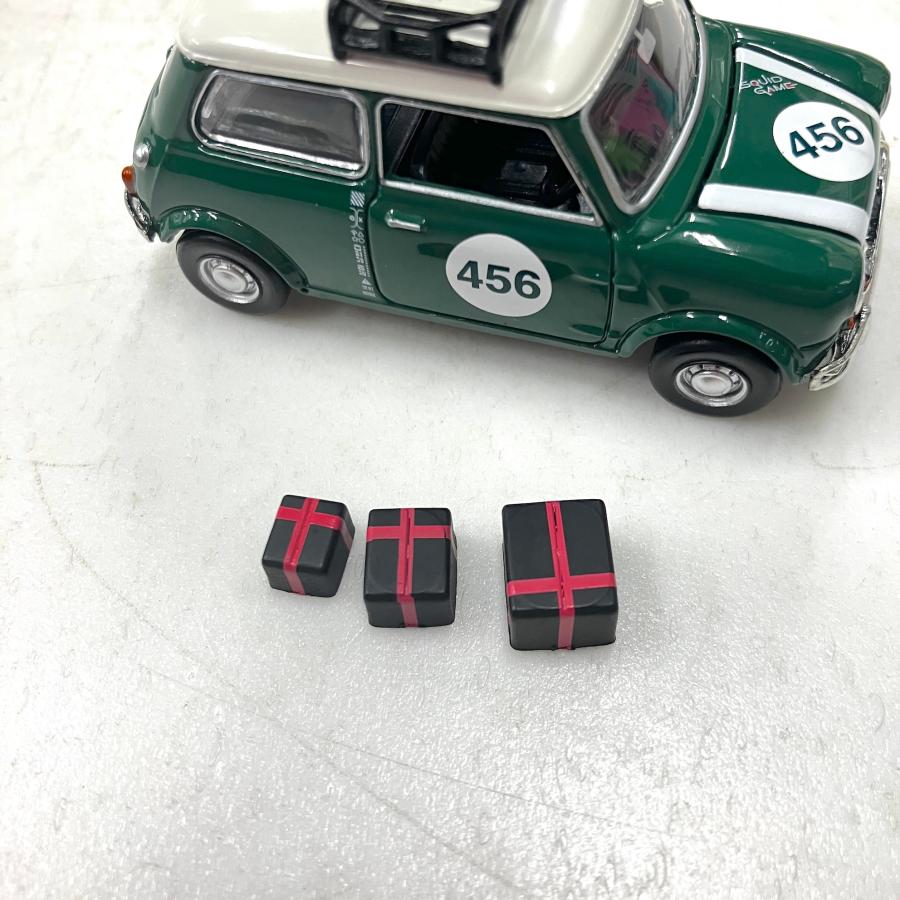 TINY 1/50 Art Car Squid Game 2-Contestants(No.456) Classic Mini