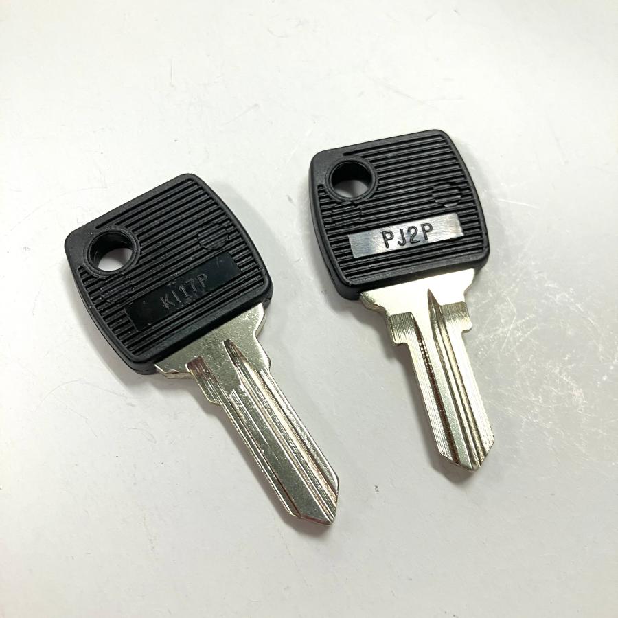 BMC ミニ 燃料 タンク キャップ デッドストック 在庫ラスト2個❗️ BMC ミニ 燃料 タンク キャップ デッドストック - メルカリ