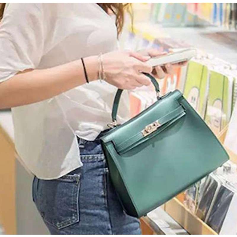 ハンドバッグレディース お取り扱いしております Bag 1436 ハンドバッグレディース ブランド バッグ 小さめ 軽い 軽量 革 レザー Bag 1436 Lessism レスイズム 小さめ Bag 1436 クリアランス早割