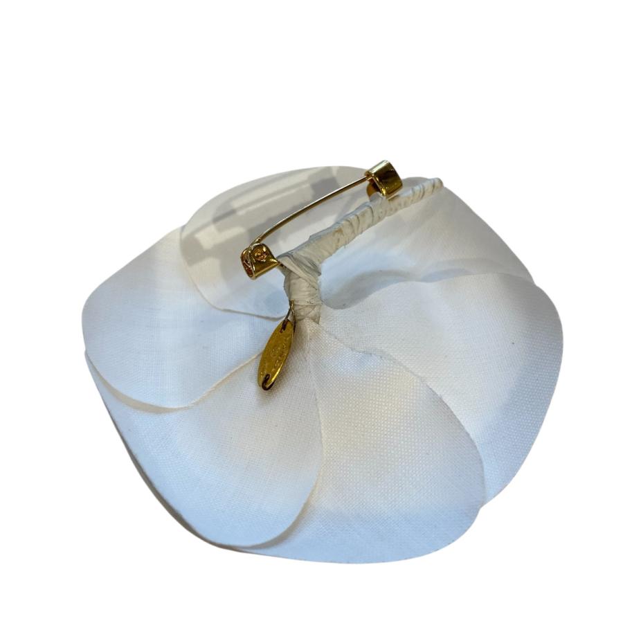 【中古】 CHANEL シャネル カメリア コサージュ ブローチ レディース ブランド アクセサリー ホワイト系 入学式 卒業式 同窓会 謝恩会 ABランクの画像