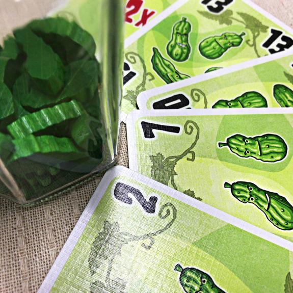 ◆予約◆【再販】5本のキュウリ 完全日本語版 2〜6人用 対象年齢:8歳以上(ボードゲーム)[1個] |  | 01