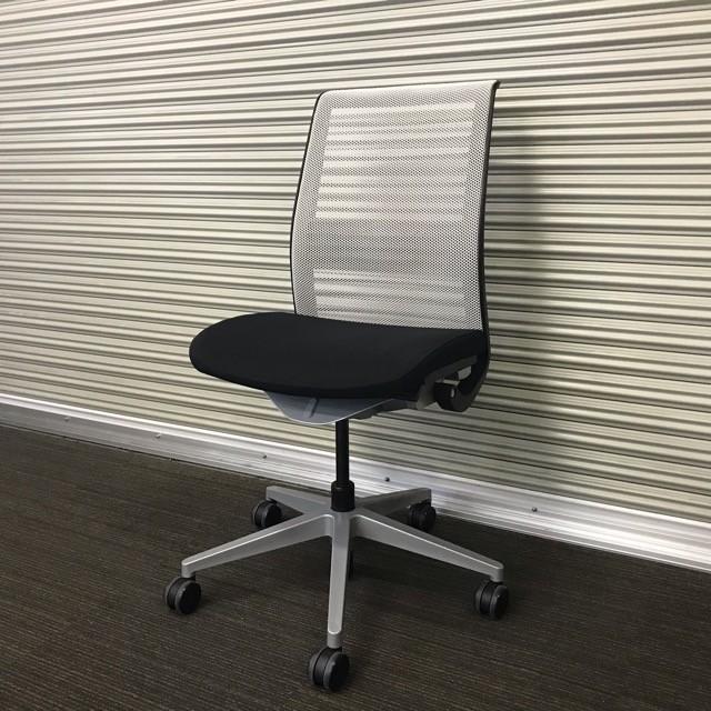 中古 オフィスチェア スチールケース Think 現行型 3dニット ココナッツ エボニー 1912 02 1021 オフィス家具リサイクルミラクル 通販 Yahoo ショッピング