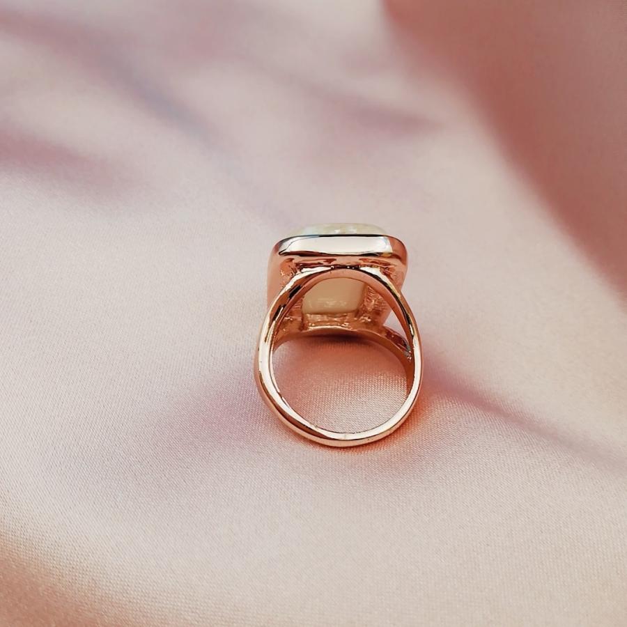 開店セール1155 リング 指輪 サイズ10号 希少品 大きいベジュー色石 目立つ ゴールド仕上げ 長持ち 感度の高い新鮮な手元に 訳あり 1155 美人屋 通販 Yahoo ショッピング