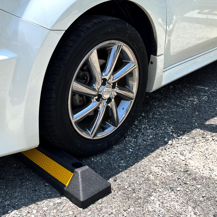 パーキングブロック 6本セット 車輪止め ゴムブロック 反射板付き